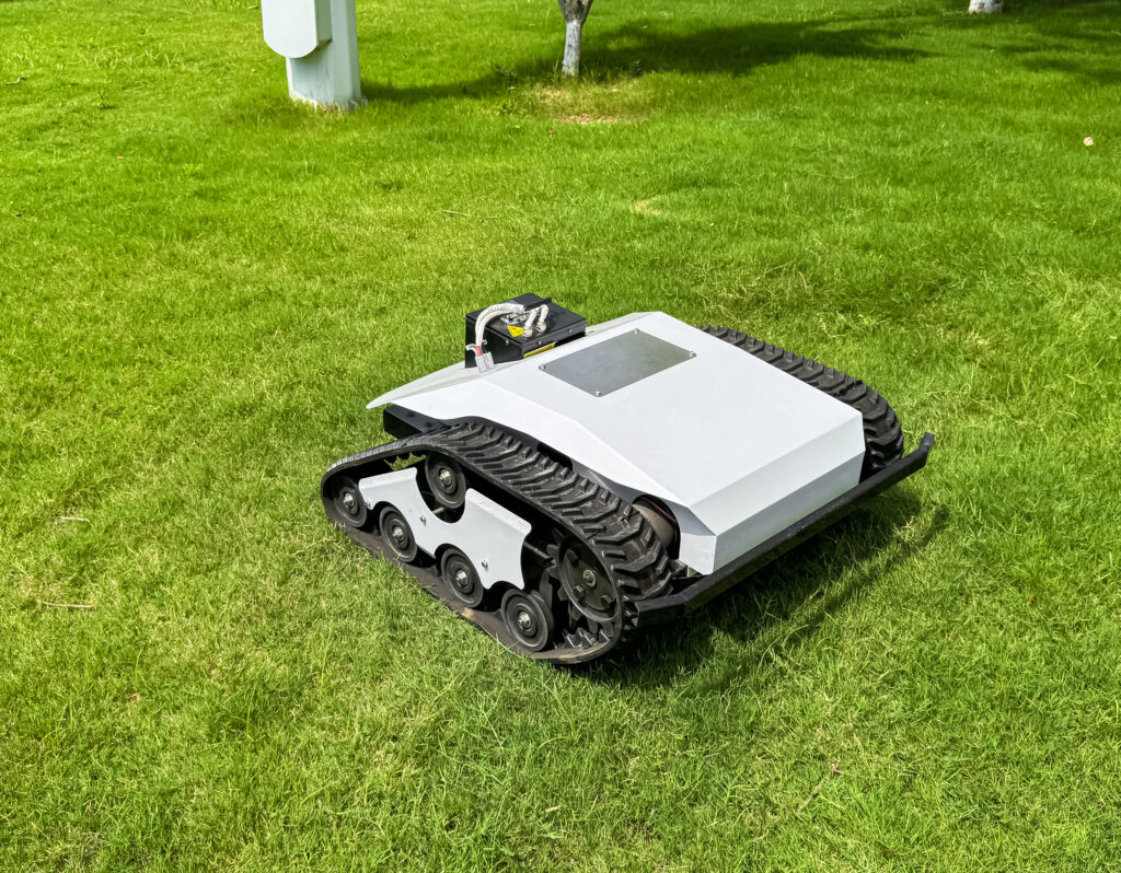 800e tracked lawn mower | intelligent heavy duty, fuel saving & premium for large golf courses, resorts & industrial lawns