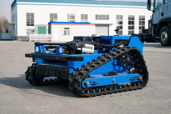 550e tracked lawn mower | intelligent, high power & premium for golf courses, luxury resorts & large lawns