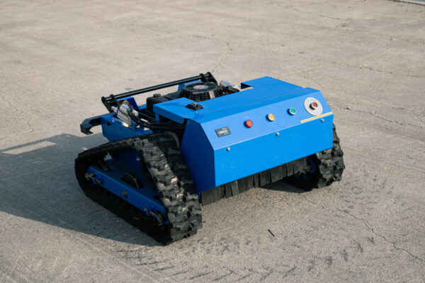 550e tracked lawn mower | intelligent, high power & premium for golf courses, luxury resorts & large lawns