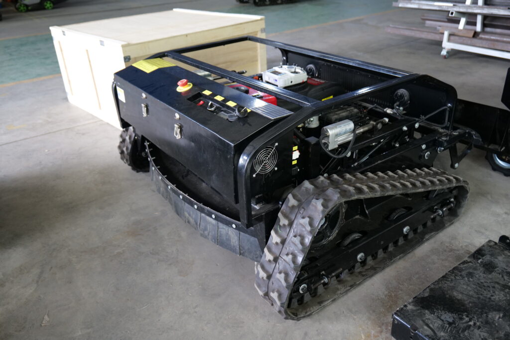 1000d tracked lawn mower | heavy duty engineering grade, ultra wide cutting for large construction sites, mines & rough terrain