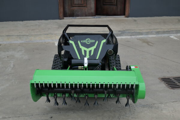 d2 twin cylinder tracked lawn mower | high power, low noise, efficient cutting for large commercial venues, orchards & hilly areas