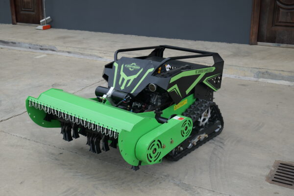 d2 twin cylinder tracked lawn mower | high power, low noise, efficient cutting for large commercial venues, orchards & hilly areas