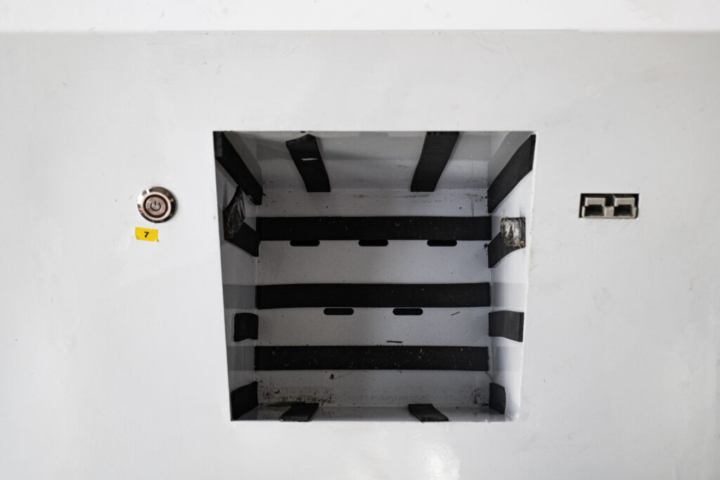 800e tracked lawn mower | intelligent heavy duty, fuel saving & premium for large golf courses, resorts & industrial lawns