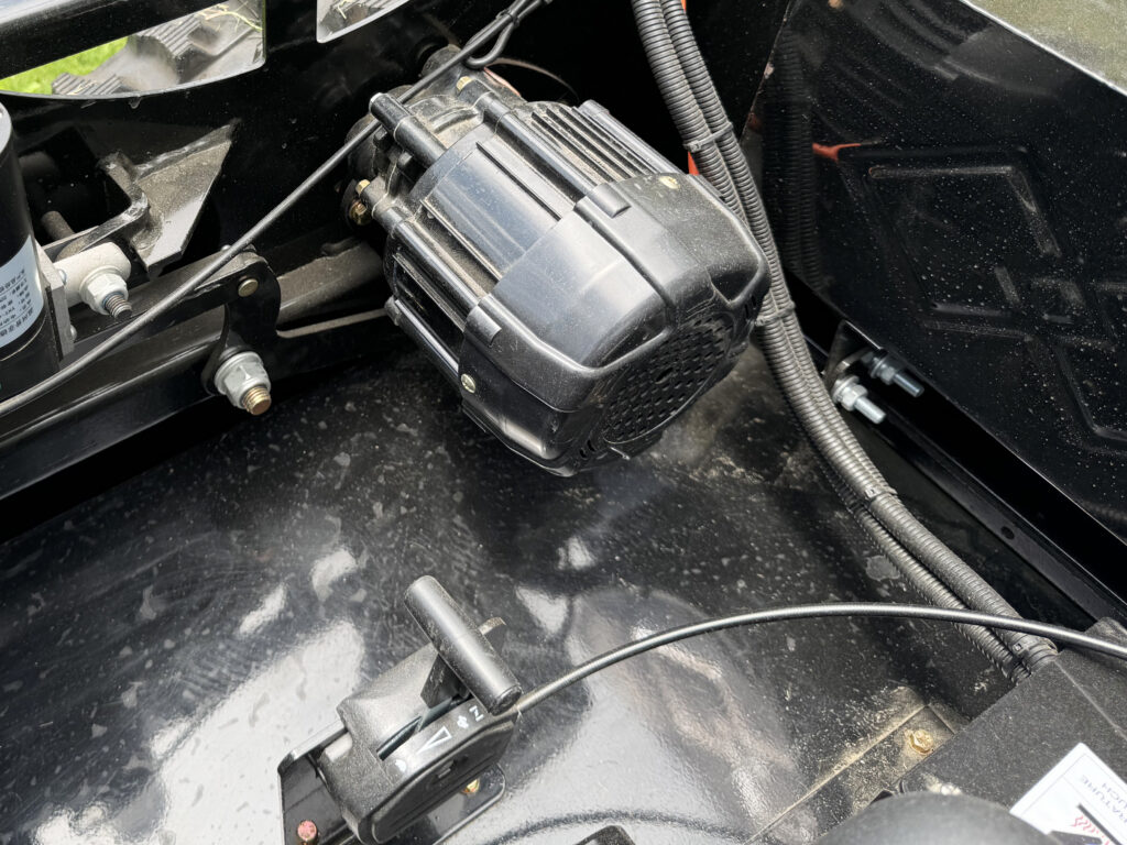 800d tracked lawn mower | heavy duty, high capacity & practical for large farms, plantations & mountain slopes