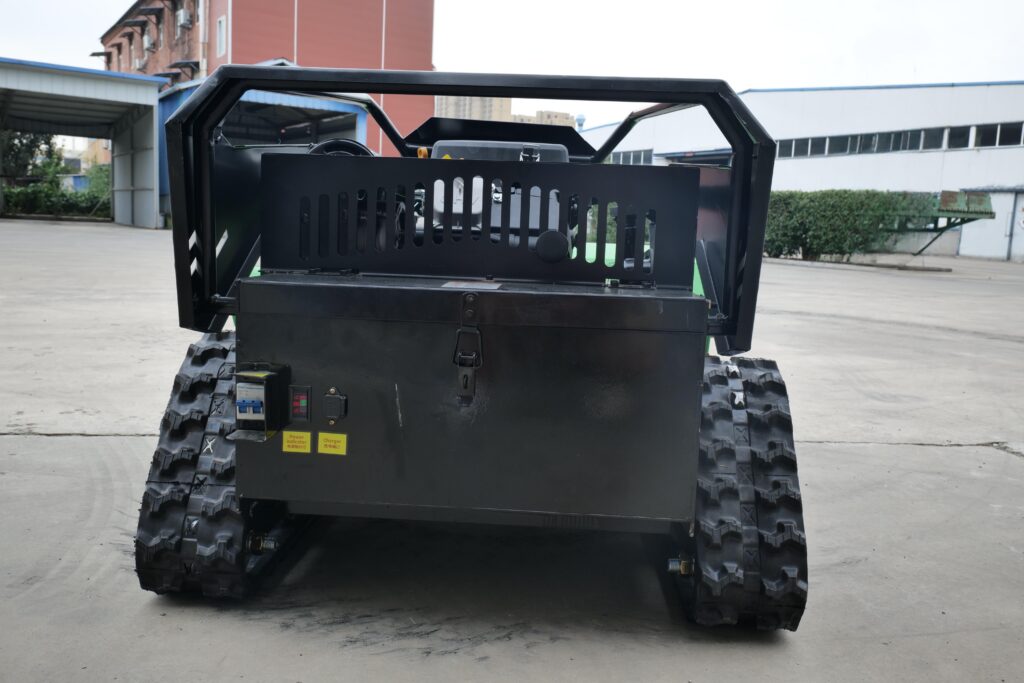 d2 twin cylinder tracked lawn mower | high power, low noise, efficient cutting for large commercial venues, orchards & hilly areas