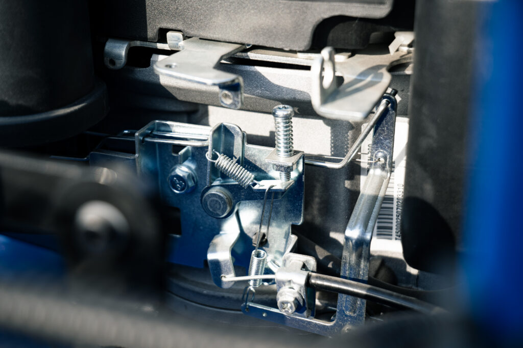 550e tracked lawn mower | intelligent, high power & premium for golf courses, luxury resorts & large lawns