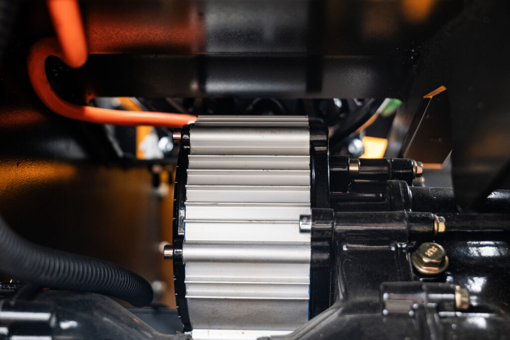 st 1200 tracked snow blower | 1200mm snow clearing width, 35℃ cold resistant for roads, airports & municipal snow removal